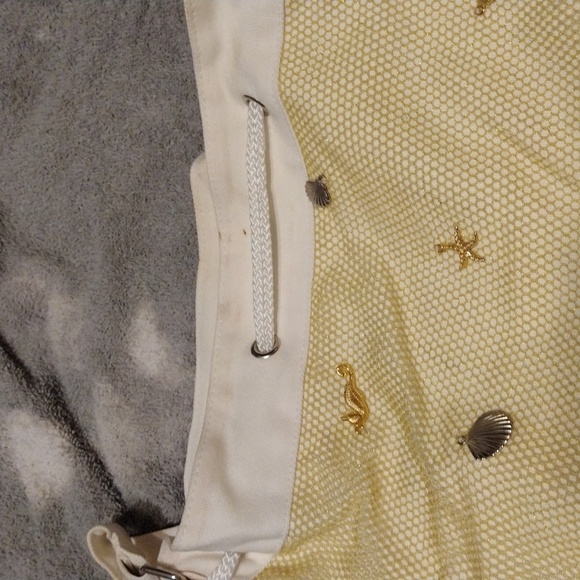 Vintage Women's, handbag and matching  toe sandal in gold. - Picture 7 of 9